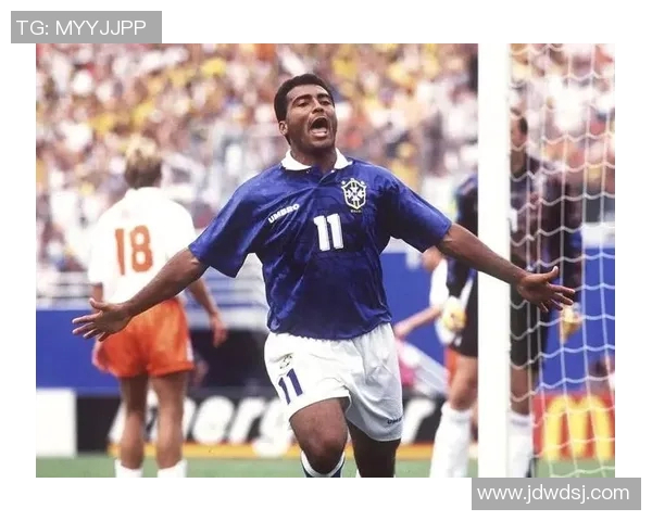 三条杠足球球星背后的故事与荣耀 探秘他们的成长与成就 三条杠足球球星背后的故事与荣耀 探秘他们的成长与成就