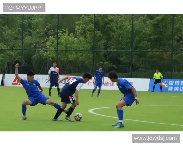 以被低估的足球队员为中心探讨如何逆袭成顶级球星的成长之路