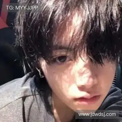 龙含雅