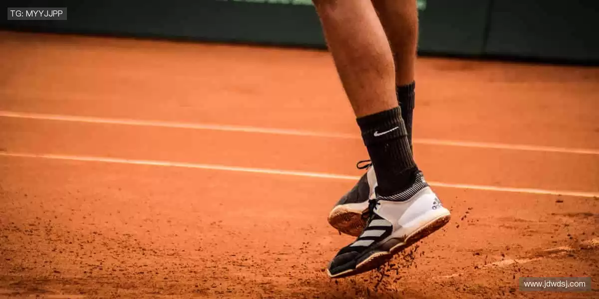 🎁 限量潮品,独家发售,体育周边让热爱触手可及!